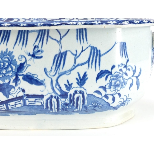 756 - Early 19th century Swansea pottery Elephant Rock pattern tureen, Roland Williams Collection label to... 