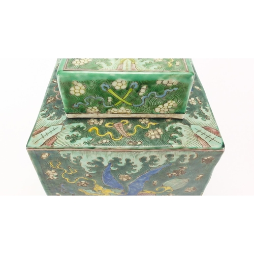 415 - Large Chinese porcelain square jar and cover, finely hand painted in the famille verte palette with ... 