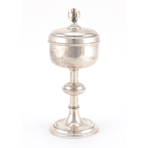 863 - Victorian silver Communion cup and cover with gilt interior by Frederick Dendy Wray, London 1903, 19... 