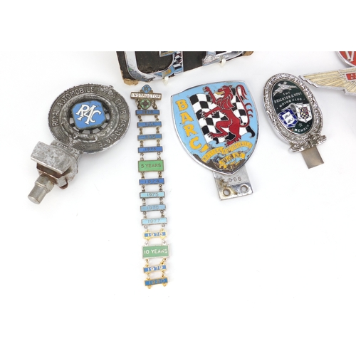 109 - Car badges and RAC instructor badge including Aston Martin Owners Club, Brighton and Hove Motor Club... 