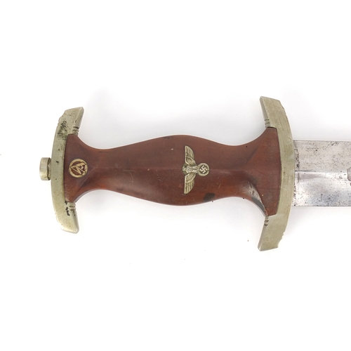 320 - German Military interest Naval dagger with scabbard and etched steel blade, etched marks, 37.5cm in ... 