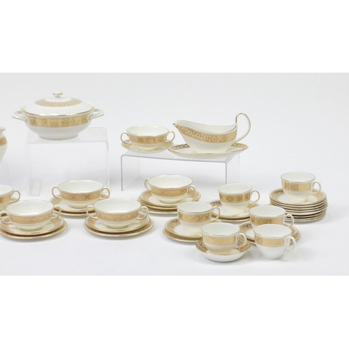 2270 - Wedgwood Marguerite dinner and teawares including lidded tureen, meat plate, sauce boat with stand a... 
