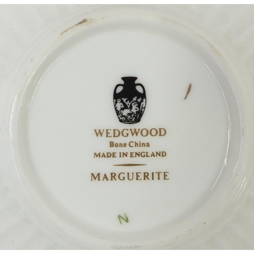 2270 - Wedgwood Marguerite dinner and teawares including lidded tureen, meat plate, sauce boat with stand a... 