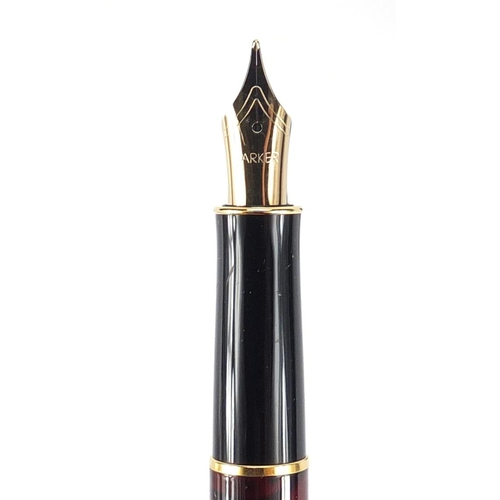 2562 - Parker Sonnet fountain pen with sapphire writing ink, box and case
