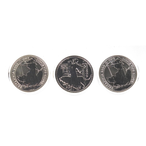 2731 - Five Britannia silver one ounce two pounds with certificates comprising dates 1998, 2000, 2001, 2002... 