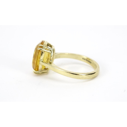 2832 - 9ct gold citrine ring, size O, 3.8g