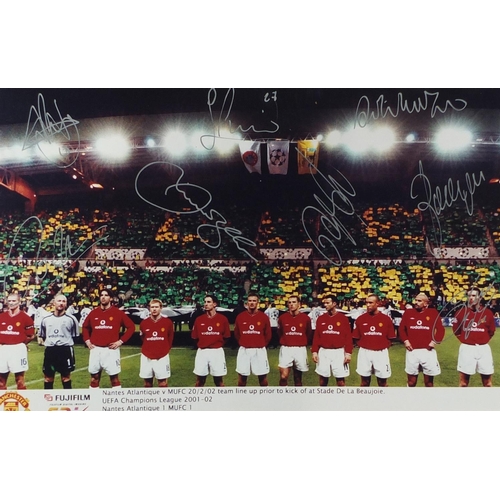 2059 - Manchester United signed photograph of the team line up prior to kick off v Nantes 20/2/02, includin... 
