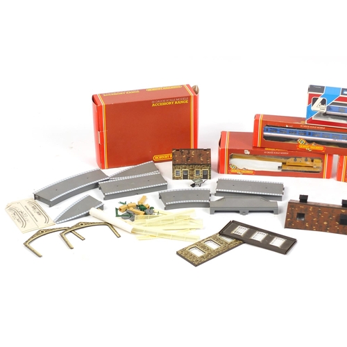 678 - Model railway trains and accessories including Hornby OO gauge and Lima