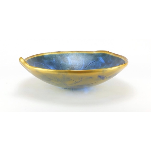 2039 - Large art glass centre bowl, 39cm in diameter