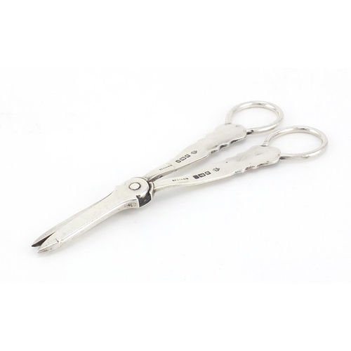 2519A - Pair of silver grape scissors by William Hutton & Sons Ltd, Sheffield 1908, 15.5cm in length, 71.4g