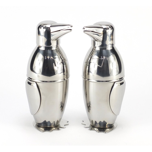 2250 - Pair of novelty penguin design cocktail shakers, each 19.5cm high