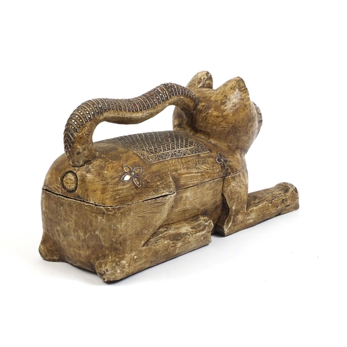 2127 - Large lacquered cat design pot and cover, 61cm in length