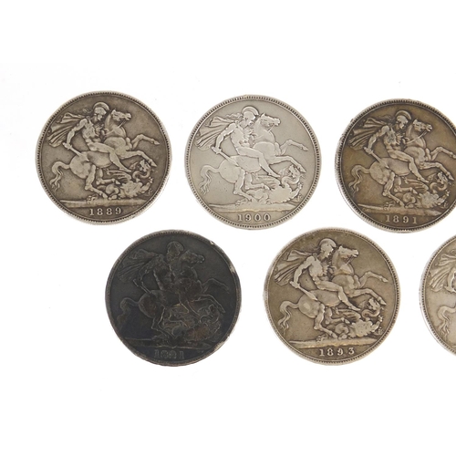 194 - Seven William IV and later crowns comprising dates 1821,1889, 1889, 1891, 1893, 1896 and 1900