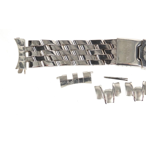 712A - Gentleman's stainless steel Breitling wristwatch strap, numbered 045, 16cm in length, 90.2g