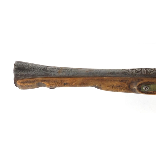 295 - Antique flint lock blunderbuss with engraved barrel, 51cm length