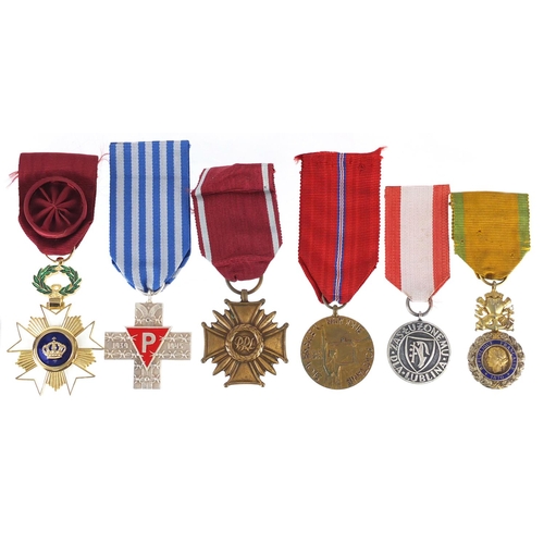 246 - Six foreign medals including 1870 Valeur et Discipline