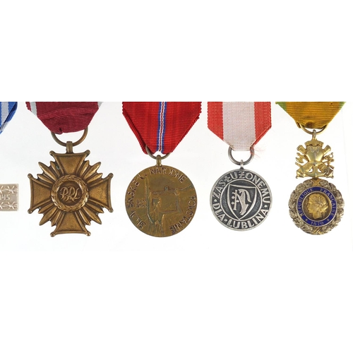 246 - Six foreign medals including 1870 Valeur et Discipline