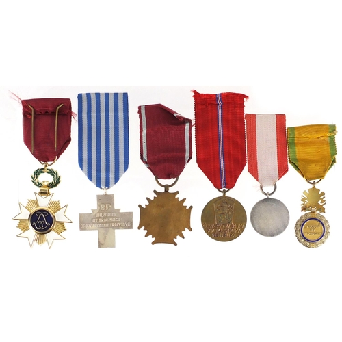 246 - Six foreign medals including 1870 Valeur et Discipline