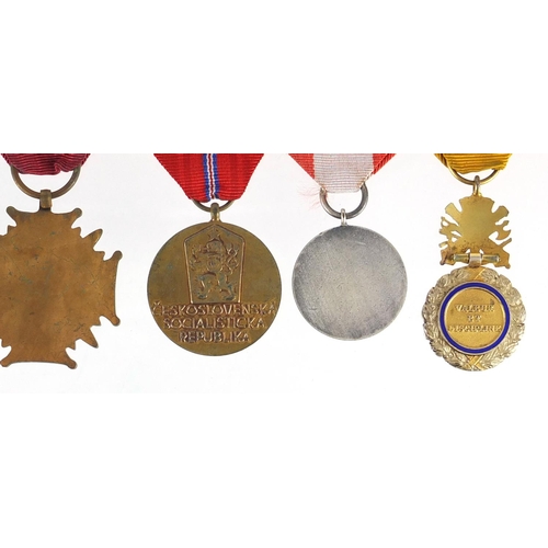 246 - Six foreign medals including 1870 Valeur et Discipline