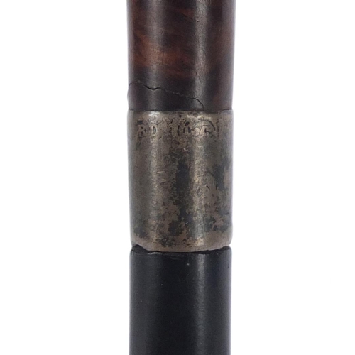 251 - Commemorative Boer War treen pipe, 13cm in length