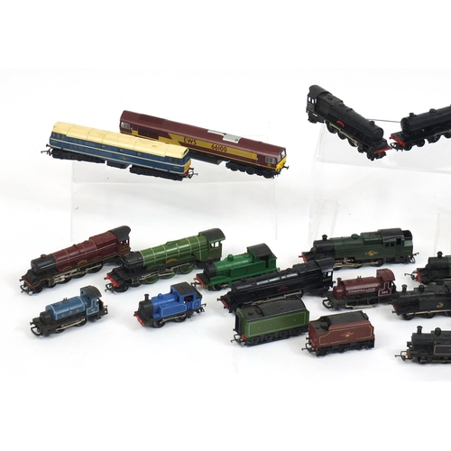 138 - 00 gauge model railway, locomotives and diesel engines including Lima, Tri-ang and Hornby