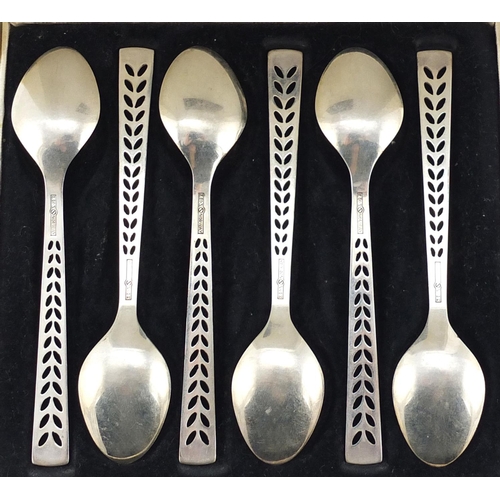 595 - Set of six Norwegian 830S silver teaspoons, housed in a Juvel Prydsolv box, each 11cm in length, 58.... 