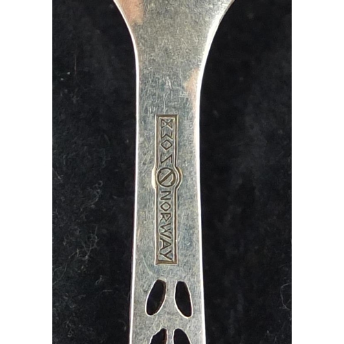 595 - Set of six Norwegian 830S silver teaspoons, housed in a Juvel Prydsolv box, each 11cm in length, 58.... 