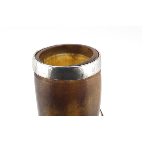 610 - Antique horn snuff mule with silver lid and collar by Edward Souter Barnsley, Birmingham 1920, 9.5cm... 