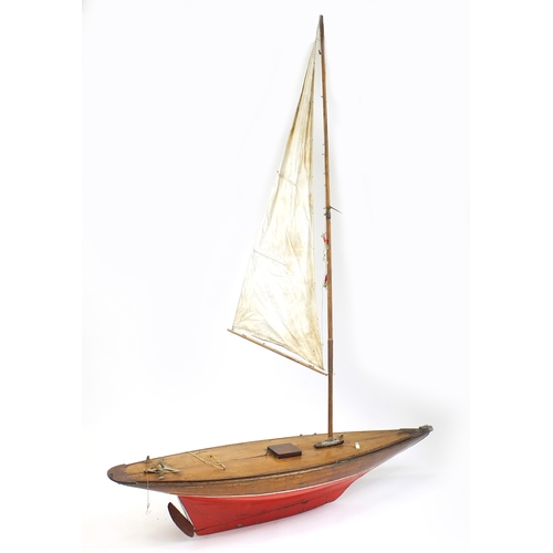 138A - Large Victorian pond yacht with canvas sail, 152cm in length