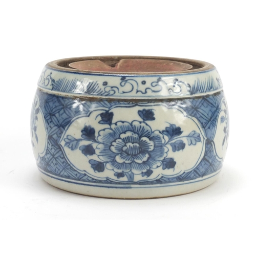 2278 - Chinese blue and white porcelain ink stone, hand painted with flowers, 15.5cm diameter