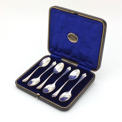 2457 - Set of six silver teaspoons by John Round & Son Ltd, with fitted case, Sheffield 1923, 11cm in lengt... 