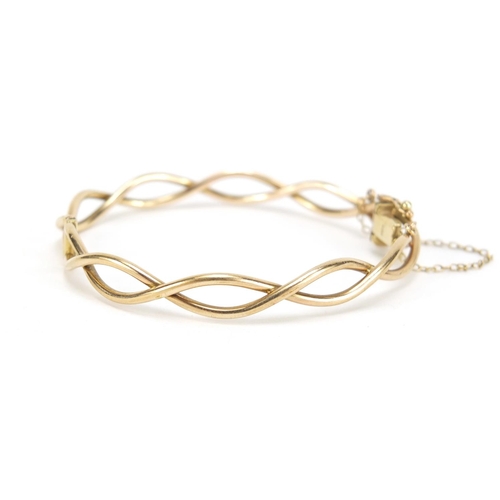 2538 - 9ct gold bracelet, 6.5cm in diameter, 8.4g