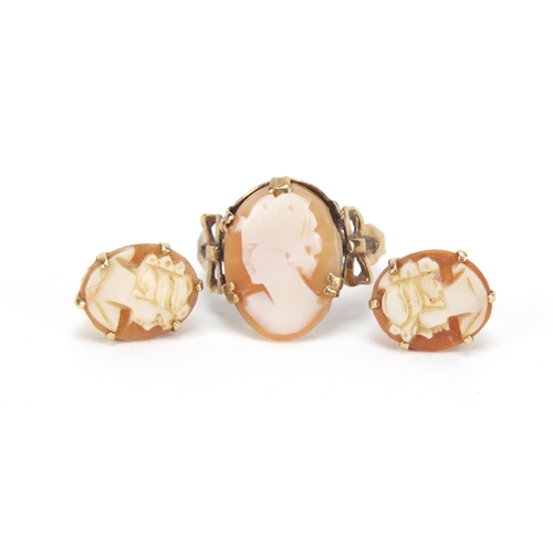 2594 - 9ct gold cameo ring, size N and a pair of matching earrings, 4.6g