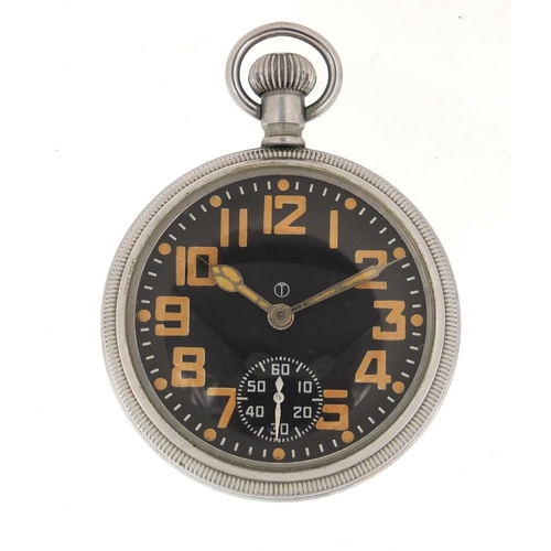 816 - Gentleman's British military issue waltham pocket watch engraved 0552/520-8049, 50mm in diameter