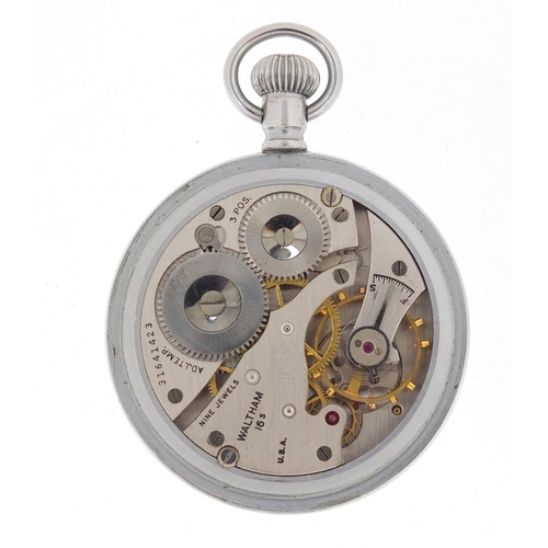 816 - Gentleman's British military issue waltham pocket watch engraved 0552/520-8049, 50mm in diameter