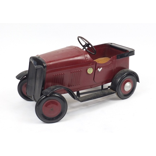 154 - Vintage Leeway child's pedal car, 78cm in length