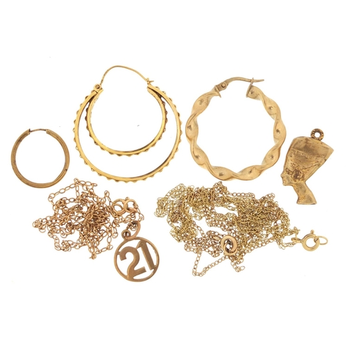 2567 - 9ct gold jewellery including necklaces, earrings and pendants, 8.0g