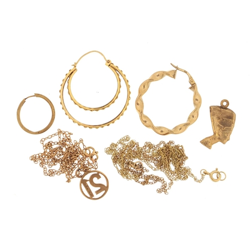 2567 - 9ct gold jewellery including necklaces, earrings and pendants, 8.0g