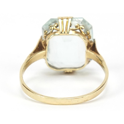 2534 - 14ct gold blue stone ring, size M, 3.1g