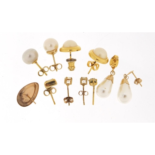 2588 - Mostly 9ct gold earrings including three pairs, 9.3g