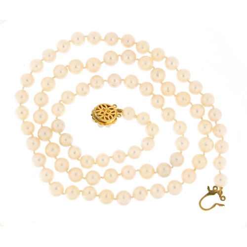 2617 - Single string pearl necklace with 9ct gold clasp, 70cm in length, 50.4g