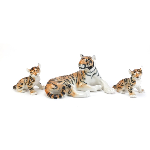 1276 - Three USSR tigers, the largest 28cm wide