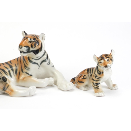 1276 - Three USSR tigers, the largest 28cm wide