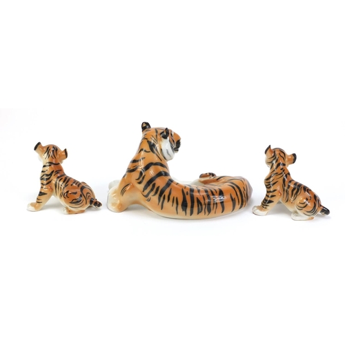 1276 - Three USSR tigers, the largest 28cm wide