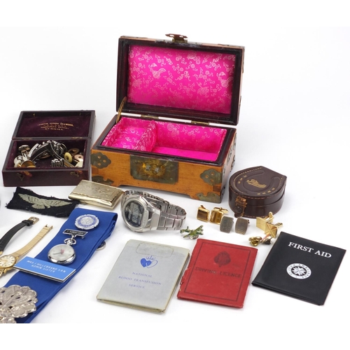 2951 - Objects including a Chinese jewellery box, enamelled badges, gentlemen's studs and cuff links