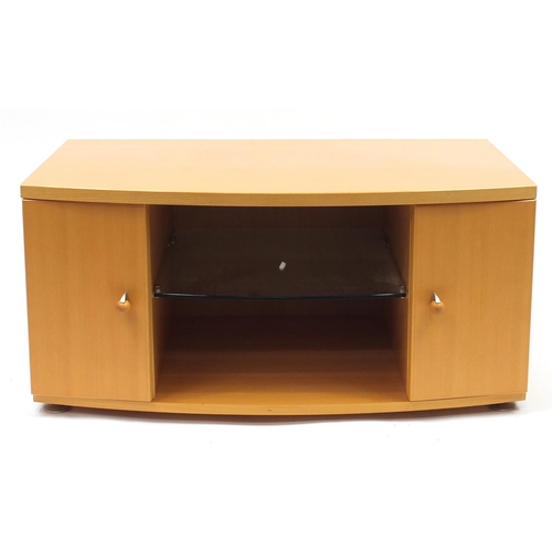 2133 - Beech side cabinet with a pair of cupboard doors by John Coyle, 46cm H x 95cm W x 61cm D