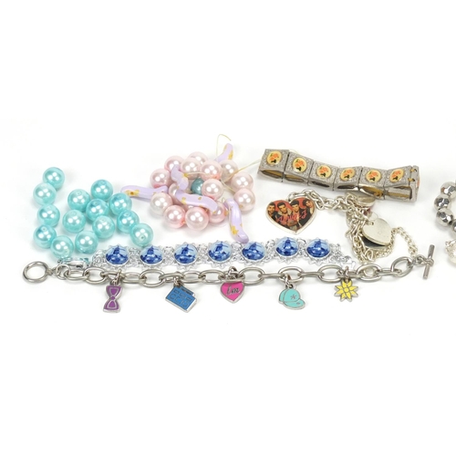 2808 - Costume jewellery bracelets including simulated pearls