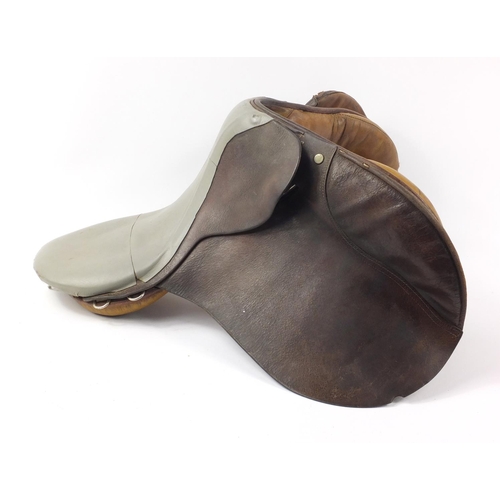 2116 - Vintage brown leather horse saddle