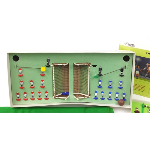 2572 - Subbuteo table soccer Super Set and two boxed teams