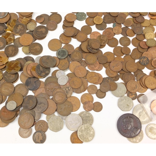 2875 - Large selection of British pre decimal coinage including pennies, halfpennies and three penny bits